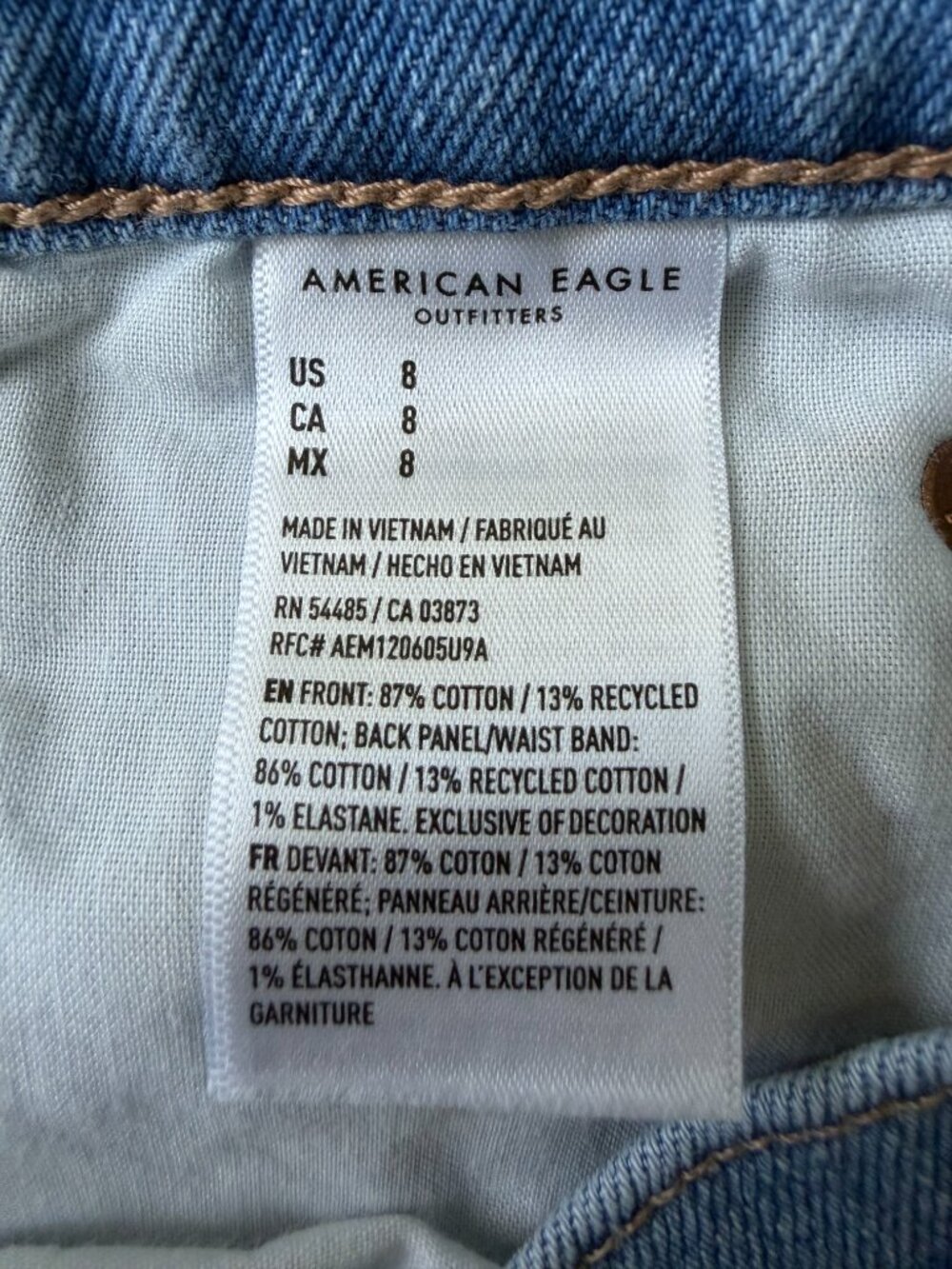 Relaxed Strigid Denim Shorts Size 8 Medium Wash - Picture 6 of 6
